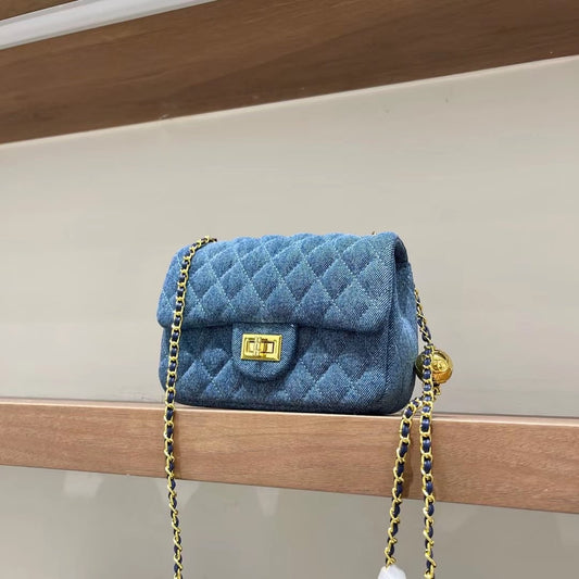3082d3bf0d7f66569189d37bdba68ae0